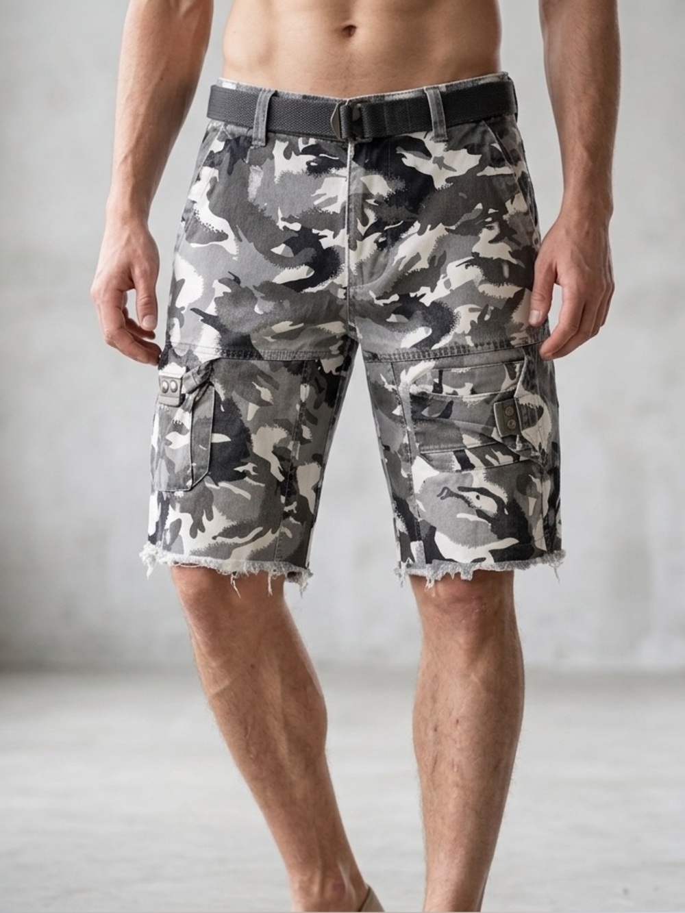 AX Armani Exchange Men's Gray Camouflage Cargo Shorts N129-8